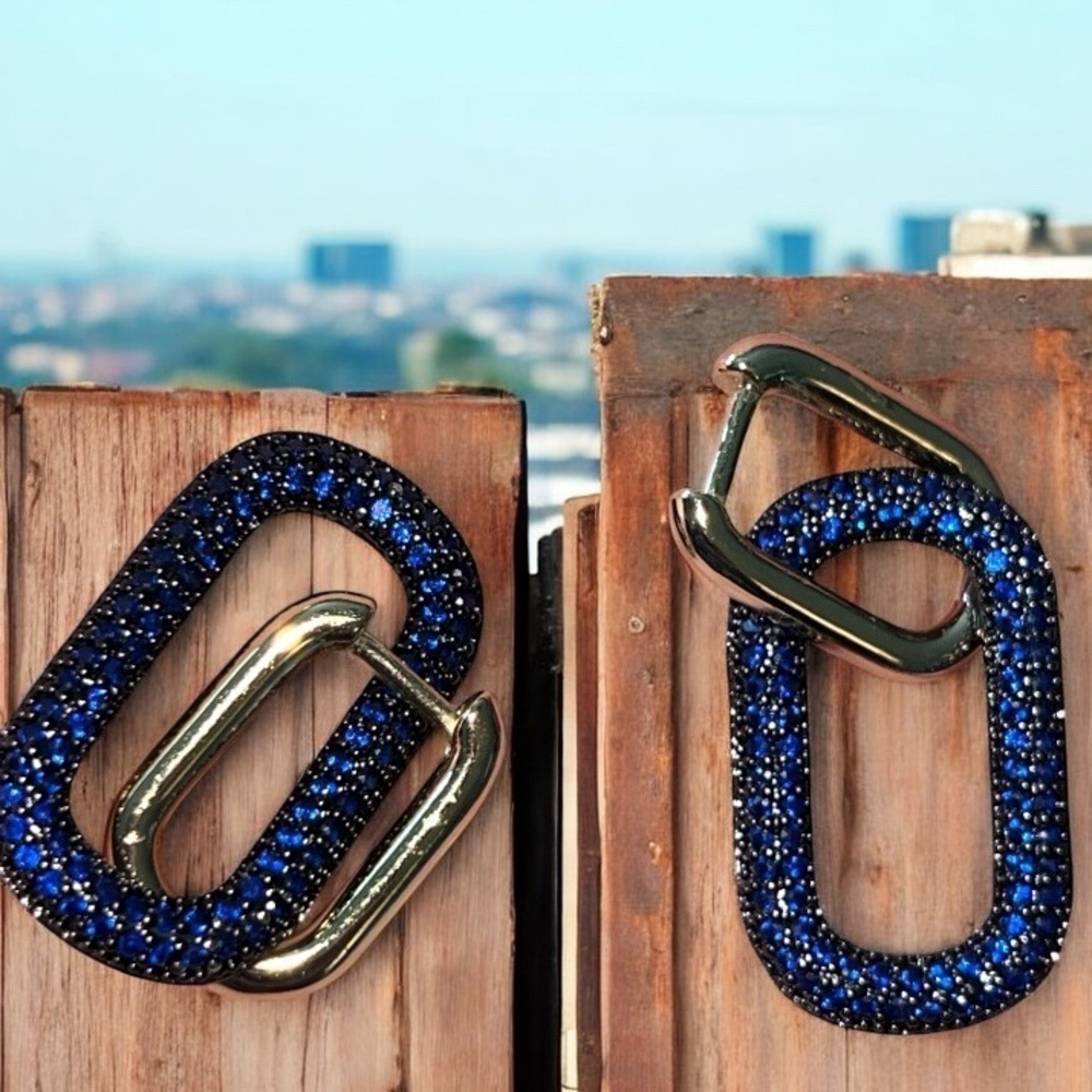 NEW Beautiful Blue and Gold Tone Link Earrings